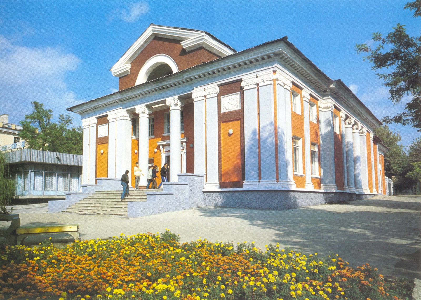 Кинотеатр Октябрь